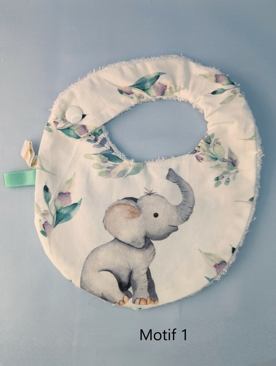 Bavoir en tissus pour les bébés de 0 à 6 mois avec un motif éléphant