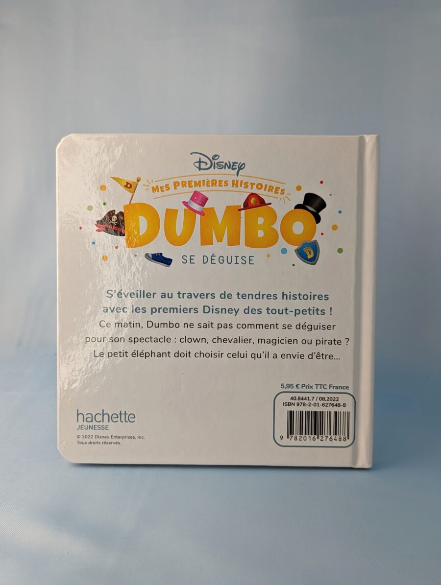Résumé de Dumbo se déguise : Ce matin, Dumbo ne sait pas comment se déguiser pour son spectacle : clown, chevalier, magicien ou pirate ? Le petit éléphant doit choisir celui qu'il a envie d'être...
